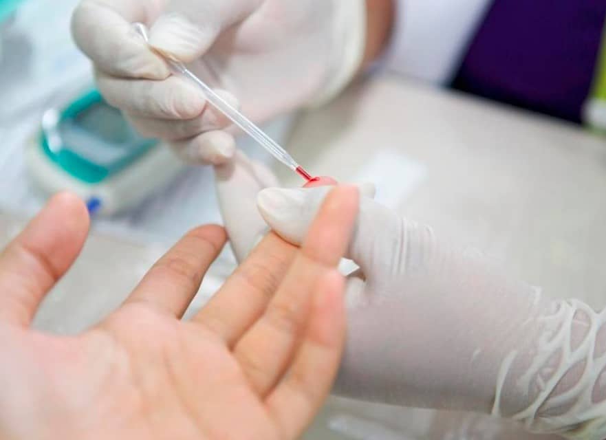 Xét Nghiệm ADN Bằng Máu Có Chính Xác Không? Chí Phí Bao Nhiêu?